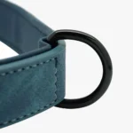 Détails de l'anneau de fixation du Collier Chien Personnalisé Daim Beauty bleu