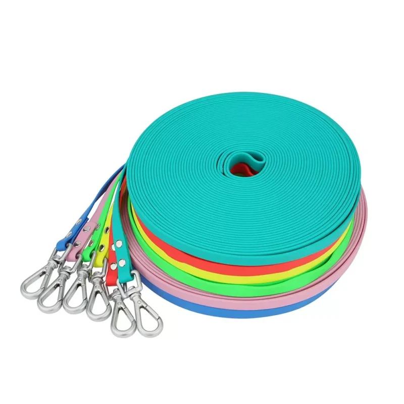 Laisses colorées durables pour animaux, parfaites pour les promenades joyeuses en extérieur.