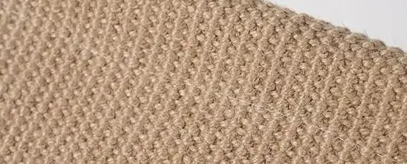 <p style="font-weight: 400;">Offrez à votre félin un coin de relaxe ultime avec ce fauteuil pour chat.</p> <p style="font-weight: 400;"><span style="font-weight: 400;"> L’association du sisal et du bois massif crée un équilibre parfait entre confort, respirabilité, esthétique et stabilité. Son design chic ajoute une touche décorative à votre intérieur. </span> [cg_accordion title="Matériau"] Bois massif + Sisal [/cg_accordion] [cg_accordion title="Avantage"]</p> <ul style="font-weight: 400;"> <li>Il s’agit d’un hamac & fauteuil chat polyvalent 2 en 1 pour tout type de détente (dormir/se reposer/jouer/observer son royaume...)</li> <li>Combinaison du bois massif et du sisal assure un équilibre idéal entre solidité, confort et respirabilité</li> <li>Design chic ajoute une touche contemporaine à la déco d’intérieur</li> <li>Tissu en sisal offre une grande surface de griffage</li> <li>Siège-dossier réglable pour un soutien optimal selon les différents besoins</li> <li>Facile à installer & entretenir [/cg_accordion] [custom_combined_shortcode title=" Guide de tailles" id="30369"] [cg_accordion title="Livraison"] Livraison sera effectuée dans un délai de 7 à 28 jours ouvrables dès votre commande validée. <span lang="FR"> </span>[/cg_accordion][cg_accordion title="Retour"] En cas d’insatisfaction, vous avez 14 jours à partir de la réception pour demande un retour. [/cg_accordion]</li> </ul>