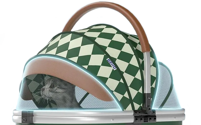 <p style="font-weight: 400;">Notre poussette pour chat, vous permet d'offrir à votre félin une aventure avec style ! </p> <p style="font-weight: 400;"><span style="font-weight: 400;"> Que ce soit une balade dans le quartier, une virée au marché ou une escapade à la campagne, vous et votre compagnon seront au centre de l'attention, attirant plein d'amour des autres. </span> [cg_accordion title="Matériau"] Alliage d’aluminium + Lin + Oxford + Caoutchouc [/cg_accordion] [cg_accordion title="Avantage"]</p> <ul style="font-weight: 400;"> <li>Cette poussette chat est polyvalente entre chariot et sac de transport indépendant pour s’adapter à toutes les occasions </li> <li>Facilité de pliage par un clic permet un rangement pratique </li> <li>Design en maille avec vitres assure une circulation d’air adéquate, vous permettant de rester en contact visuel </li> <li>Porte-gobelet, panier au-dessous et poches ajoutent du rangement pratique </li> <li>Freins des roues arrière assurant une conduite stable en toute sécurité </li> <li>Roues universelles à 360° et absorption des chocs à ressort offrant une conduite fluide et aisée sur tout terrain </li> <li>Combinaison de lin et d’oxford est confort, respirant qui résistante également aux rayures [/cg_accordion] [custom_combined_shortcode title=" Guide de tailles" id="34358"] [cg_accordion title="Livraison"] La livraison s’effectuera dans un délai de 7 à 28 jours ouvrables dès la validation de votre commande. <span lang="FR"> </span>[/cg_accordion][cg_accordion title="Retour"] Si, pour quelque raison que ce soit, vous n'êtes pas pleinement satisfait, une demande de retour serait possible dans les 14 jours suivant la réception.[/cg_accordion]</li> </ul>