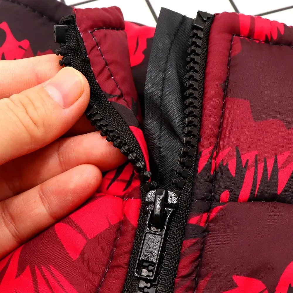 <p style="font-weight: 400;">Donnez à votre toutou un confort optimal et une isolation ultime avec ce manteau de pluie pour chien ! </p> <p style="font-weight: 400;"><span style="font-weight: 400;">Que ce soit pour les promenades sous la pluie, les balades enneigées ou simplement les sorties hivernales, votre chien sera mis en protection complète, attirant aussi plein d’attention et d’amour de la part des autres ! </span> [cg_accordion title="Matériau"] Polyester + Coton PP [/cg_accordion] [cg_accordion title="Avantage"]</p> <ul style="font-weight: 400;"> <li>Cet manteau imperméable pour chien crée un look adorable à votre canin en attirant donc plein d’affection de tous </li> <li>Polyvalent pour les escapades sous la pluie et sous la neige ou simplement un voyage en hiver </li> <li>Polyester avec rembourrage de coton PP assure un confort ultime, une isolation optimale et une respirabilité idéale </li> <li>Col haut assure une double isolation </li> <li>Fermeture à glissière permet une mise facile </li> <li>Doté d’une paire de boucles réservées pour attacher une laisse [/cg_accordion] [custom_combined_shortcode title=" Guide de tailles" id="35407"] [cg_accordion title="Livraison"] La livraison s’effectuera dans un délai de 7 à 28 jours ouvrables dès la validation de votre commande. <span lang="FR"> </span>[/cg_accordion][cg_accordion title="Retour"] Si, pour quelque raison que ce soit, vous n'êtes pas pleinement satisfait, une demande de retour serait possible dans les 14 jours suivant la réception.[/cg_accordion]</li> </ul>