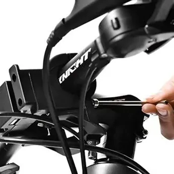 <p style="font-weight: 400;">Ce panier transport chat, vous permet d’offrir à votre félin une balade avec style à vélo. </p> <p style="font-weight: 400;"><span style="font-weight: 400;"> C’est également un ajout pratique pour vos sorties ensembles à vélo. Combinaison d’alliage alu et d’oxford assure une utilisation durable et une respirabilité optimale. </span> [cg_accordion title="Matériau"] Alliage d’Alu + Oxford [/cg_accordion] [cg_accordion title="Avantage"]</p> <ul style="font-weight: 400;"> <li>Ce panier velo chat est polyvalent pour transporter divers objets </li> <li>Combinaison d’alliage aluminium et d’oxford assure une légèreté idéale et une respirabilité imperméable qui résistante aux intempéries et à l’usure </li> <li>Doté d’une corde de serrage en design étanche </li> <li>Facilité de pliage permet un rangement pratique [/cg_accordion] [custom_combined_shortcode title=" Guide de tailles" id="34499"] [cg_accordion title="Livraison"] La livraison s’effectuera dans un délai de 7 à 28 jours ouvrables dès la validation de votre commande. <span lang="FR"> </span>[/cg_accordion][cg_accordion title="Retour"] Si, pour quelque raison que ce soit, vous n'êtes pas pleinement satisfait, une demande de retour serait possible dans les 14 jours suivant la réception.[/cg_accordion]</li> </ul>