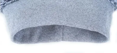 <p style="font-weight: 400;">Ce body pour chien, vous permet de donner à votre canin une protection à la fois chaleureuse et confortable ! </p> <p style="font-weight: 400;"><span style="font-weight: 400;">Que ce soit pour les heures de détentes à domicile, les escapades en plein air aux temps froids ou simplement comme pyjama pour une nuit de sommeil paisible, il sera au centre d’attention, attirant plein d’amour des autres ! </span> [cg_accordion title="Matériau"] Flanelle [/cg_accordion] [cg_accordion title="Avantage"]</p> <ul style="font-weight: 400;"> <li>Ce body chien est polyvalent pour les détentes, les balades, les sessions photo ou comme pyjama pour les nuits fraîches </li> <li>Flanelle assure un confort ultime, une sensation moelleuse et une isolation parfaite, idéale aux temps froids </li> <li>Manches longues permettent une porte chaleureuse [/cg_accordion] [custom_combined_shortcode title=" Guide de tailles" id="35262"] [cg_accordion title="Livraison"] La livraison s’effectuera dans un délai de 7 à 28 jours ouvrables dès la validation de votre commande. <span lang="FR"> </span>[/cg_accordion][cg_accordion title="Retour"] Si, pour quelque raison que ce soit, vous n'êtes pas pleinement satisfait, une demande de retour serait possible dans les 14 jours suivant la réception.[/cg_accordion]</li> </ul>