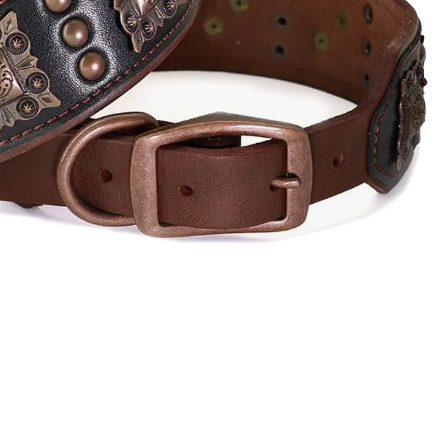 <p style="font-weight: 400;">Donnez de l’éclat à vos balades avec votre canin grâce à notre collier cuir chien !</p> <p style="font-weight: 400;"><span style="font-weight: 400;"> C’est également une fusion de style et de fonctionnalité en ajoutant une touche de caractère à son apparence. Le cuir véritable assure un confort optimal et une sécurité ultime ! </span> [cg_accordion title="Matériau"] Cuir véritable [/cg_accordion] [cg_accordion title="Avantage"]</p> <ul style="font-weight: 400;"> <li>Ce collier chien cuir est un accessoire de mode en montrant votre amour pour votre canin</li> <li>Cuir garantie un confort ultime et un usage durable</li> <li>Inspiration de bohème ajoutant une touche cool</li> <li>Trous réglables pour un ajustement confortable et sécurisé [/cg_accordion] [custom_combined_shortcode title=" Guide de tailles" id="32904"] [cg_accordion title="Livraison"] La livraison s’effectuera dans un délai de 7 à 28 jours ouvrables dès la validation de votre commande. <span lang="FR"> </span>[/cg_accordion][cg_accordion title="Retour"] Si, pour quelque raison que ce soit, vous n'êtes pas pleinement satisfait, une demande de retour serait possible dans les 14 jours suivant la réception.[/cg_accordion]</li> </ul>