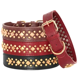 Collection de ceintures en cuir rouge et noir avec studs élégants pour un style audacieux.