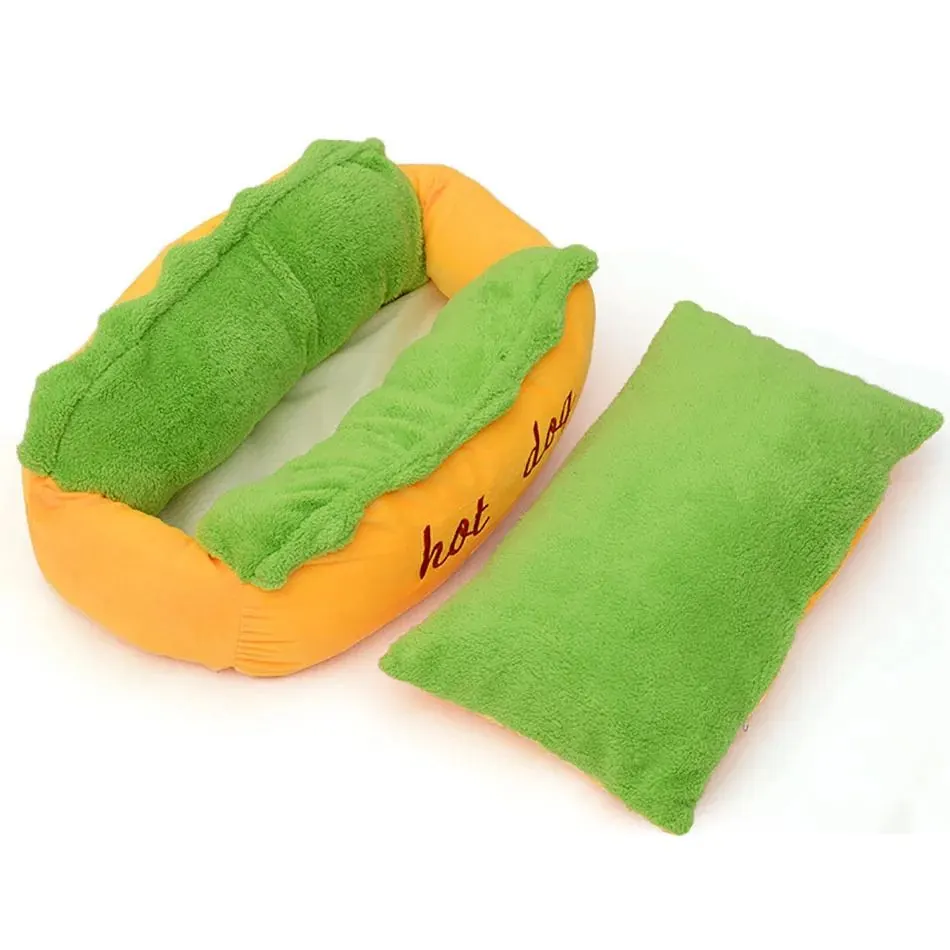 <p style="font-weight: 400;"> Donnez à votre toutou le meilleur équilibre entre le confort et la joie avec ce panier chien design. </p> <p style="font-weight: 400;"><span style="font-weight: 400;"> Sa forme hotdog mignon s’intègre parfaitement à la déco, présentant un espace polyvalent pour se détendre, jouer, faire une sieste… Cela ajoute une touche ludique à domicile. </span> [cg_accordion title="Matériau"] Peluche + Velours + Coton PP [/cg_accordion] [cg_accordion title="Avantage"]</p> <ul style="font-weight: 400;"> <li>Ce panier pour chien au design polyvalent s’adapte à tous les moments de vie canine : sommeil profond, sieste légère ou détente absolue </li> <li>Combinaison de peluche, de velours et de coton PP pour un confort optimal et une douceur moelleuse </li> <li>Son look hot-dog ajoute une touche d’humour malin à votre intérieur </li> <li>Housse amovible pour un entretien facile </li> <li>2 tailles différentes pour s’adapter à différentes races de chiens [/cg_accordion] [custom_combined_shortcode title=" Guide de tailles" id="29724"] [cg_accordion title="Livraison"] Livraison dans un délai de 7 à 28 jours ouvrables dès votre commande validée. <span lang="FR"> </span>[/cg_accordion][cg_accordion title="Retour"] En cas d’insatisfaction, vous avez 14 jours à partir de la réception pour demande un retour. [/cg_accordion]</li> </ul>