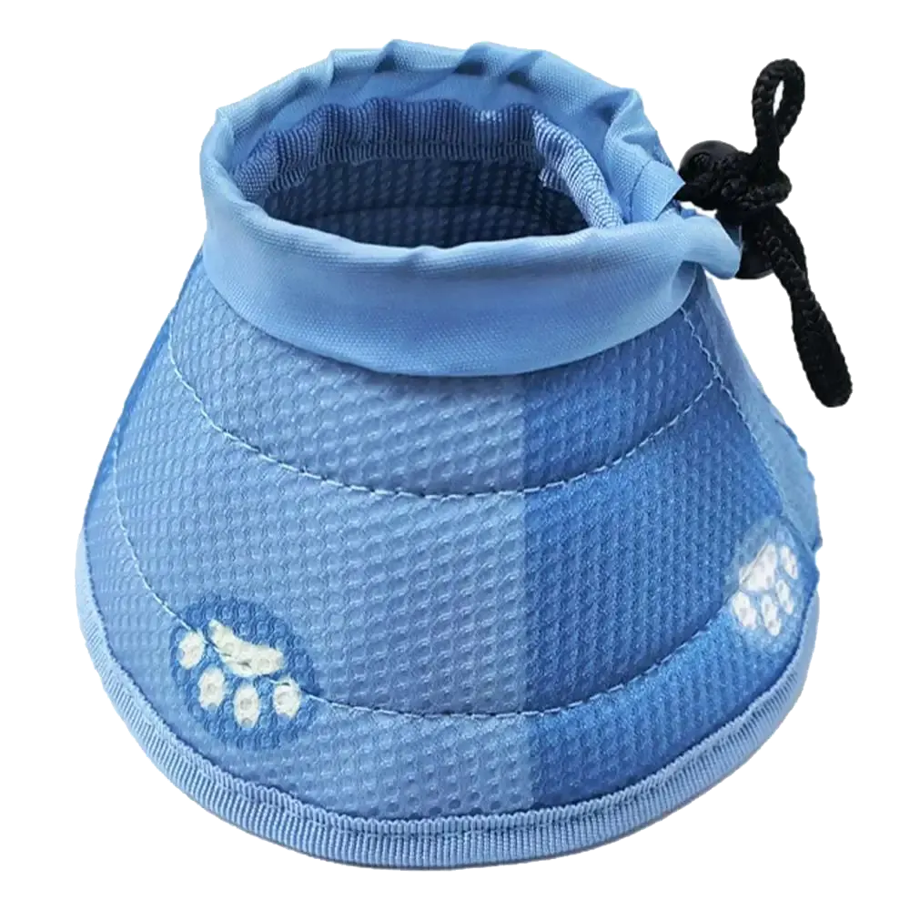 <p style="font-weight: 400;">Cette collerette chien, vous permet de protéger votre canin avec un soin agréable ! </p> <p style="font-weight: 400;"><span style="font-weight: 400;"> Que ce soit pour un rétablissement après une stérilisation ou une opération, son design avec mousse EPE offre un confort respirant sans pression sur le cou et la tête, procurant le pur bonheur pendant son rétablissement. </span> [cg_accordion title="Matériau"] Polyester + Mousse EPE [/cg_accordion] [cg_accordion title="Avantage"]</p> <ul style="font-weight: 400;"> <li>Cette collerette pour chien présente une protection efficace après une stérilisation ou une opération, empêchant votre canin de lécher sa zone blessée ou chirurgical </li> <li>Fermeture à velcro pour une prise facile </li> <li>Mousse EPE souple rend un confort optimal, une respirabilité ultime et une légèreté idéale sans pression </li> <li>Sangle réglable convient à différents tours de cou, évitant de glisser et de s’enlever </li> <li>Bords du cône pourront être pliés vers l’extérieur pour s’adapter à toutes occasions [/cg_accordion] [custom_combined_shortcode title=" Guide de tailles" id="36854"] [cg_accordion title="Livraison"] La livraison s’effectuera dans un délai de 7 à 28 jours ouvrables dès la validation de votre commande. <span lang="FR"> </span>[/cg_accordion][cg_accordion title="Retour"] Si, pour quelque raison que ce soit, vous n'êtes pas pleinement satisfait, une demande de retour serait possible dans les 14 jours suivant la réception.[/cg_accordion]</li> </ul>