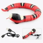 Jouet serpent rouge interactif avec USB : ludique et technologique pour enfants et passionnés.