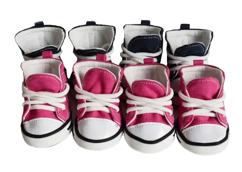 <p style="font-weight: 400;">Laissez votre canin explorer le monde à votre côté avec notre chaussure pour chien ! </p> <p style="font-weight: 400;"><span style="font-weight: 400;"> Que ce soit pour les escapades dans le quartier, les balades à la compagne ou simplement pour une virée au marché, elle protège ses pattes de la saleté, tout en lui offrant un confort optimal ! </span> [cg_accordion title="Matériau"] Denim + Coton + PU [/cg_accordion] [cg_accordion title="Avantage"]</p> <ul style="font-weight: 400;"> <li>Ce set de chaussure chien, en lot de 4, ajoute une touche adorable à votre canin, attirant plein d’amour des autres </li> <li>Polyvalent pour les promenades dans le quartier, les escapades à la compagne ou les randonnées, éloignant la saleté à chaque sortie en plein air </li> <li>Corps enveloppant en denim avec doublure en coton assure un confort doux et une respirabilité ultime </li> <li>Semelle épaisse en PU à la fois élastique, antidérapante et antichute crée une protection optimale et un usage durable [/cg_accordion] [custom_combined_shortcode title=" Guide de tailles" id="36203"] [cg_accordion title="Livraison"] La livraison s’effectuera dans un délai de 7 à 28 jours ouvrables dès la validation de votre commande. <span lang="FR"> </span>[/cg_accordion][cg_accordion title="Retour"] Si, pour quelque raison que ce soit, vous n'êtes pas pleinement satisfait, une demande de retour serait possible dans les 14 jours suivant la réception.[/cg_accordion]</li> </ul>