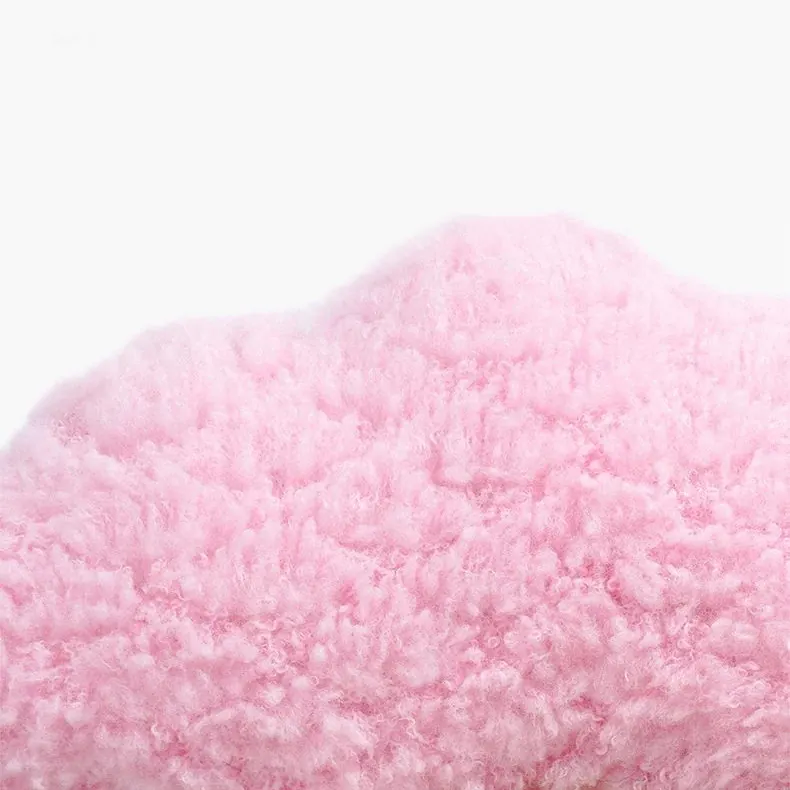 <p style="font-weight: 400;"> Offrez à votre félin le luxe et le confort optimaux avec ce panier chat. </p> <p style="font-weight: 400;"><span style="font-weight: 400;"> Combiné par peluche, coton et sisal, il crée son espace douillet et fonctionnel pour se détendre et s’amuser. Le design chic inspiré du Sakura ajoute une déco romantique à votre intérieur. </span> [cg_accordion title="Matériau"] Peluche + Coton + Coton PP + Sisal [/cg_accordion] [cg_accordion title="Avantage"]</p> <ul style="font-weight: 400;"> <li>Ce panier pour chat est polyvalent pour tous les moments de détente & de joie (dormir/faire une sieste/se relaxer/s’amuser...) </li> <li>Tissu en peluche et en coton avec rembourrage en coton PP assure un confort optimal pour votre félin </li> <li>Arbre de Sakura en sisal offre un espace idéal pour griffer </li> <li>Housse amovible du coussin facilite l’entretien et ajoute une touche de moelleux supplémentaire </li> <li>Cerisiers en fleurs suspendus offrent une possibilité de divertissement </li> <li>Design chic ajoute une touche décorative [/cg_accordion] [custom_combined_shortcode title=" Guide de tailles" id="29964"] [cg_accordion title="Livraison"] Livraison dans un délai de 7 à 28 jours ouvrables dès votre commande validée. <span lang="FR"> </span>[/cg_accordion][cg_accordion title="Retour"] En cas d’insatisfaction, vous avez 14 jours à partir de la réception pour demande un retour. [/cg_accordion]</li> </ul>