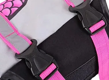 <p style="font-weight: 400;">Notre gilet sauvetage chien, vous permet de donner à votre canin une protection globale lors de vos aventures aquatiques !</p> <p style="font-weight: 400;"><span style="font-weight: 400;">Que ce soit pour les baignades à la plage, les sorties en mer ou les balades en bateau au lac, vous pouvez garder votre chien en toute sécurité et mignonnerie !</span> [cg_accordion title="Matériau"] Nylon Oxfords + Polyester + Mousse [/cg_accordion] [cg_accordion title="Avantage"]</p> <ul style="font-weight: 400;"> <li>Ce gilet de sauvetage pour chien ajoute une touche de mignonnerie de requin à votre canin, attirant donc plein d’amour de tous</li> <li>Polyvalent pour les activités aquatiques comme les balades au lac, les sorties en mer et la natation, ou simplement un amusement sur la plage</li> <li>Poignée intégrée au-dessus pour une prise en main facile et une assistance efficace en cas d’urgence dans l’eau</li> <li>Fermeture auto-agrippant avec boucles clic-clac de plus, il pourra d’être facile à presser ensemble ou se détacher avec une double sécurité et une protection renforcée sans mauvaise surprise</li> <li>Combinaison de nylon oxfords, de polyester et de mousse assure une sécurité optimale, un séchage rapide et un drainage ultime</li> <li>Bande réfléchissante offre une visibilité accrue même dans l'obscurité</li> <li>Doté de boucle réservée pour attacher une laisse [/cg_accordion] [custom_combined_shortcode title=" Guide de tailles" id="35453"] [cg_accordion title="Livraison"] La livraison s’effectuera dans un délai de 7 à 28 jours ouvrables dès la validation de votre commande. <span lang="FR"> </span>[/cg_accordion][cg_accordion title="Retour"] Si, pour quelque raison que ce soit, vous n'êtes pas pleinement satisfait, une demande de retour serait possible dans les 14 jours suivant la réception.[/cg_accordion]</li> </ul>