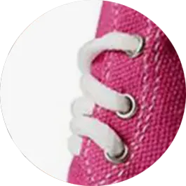 <p style="font-weight: 400;">Laissez votre canin explorer le monde à votre côté avec notre chaussure pour chien ! </p> <p style="font-weight: 400;"><span style="font-weight: 400;"> Que ce soit pour les escapades dans le quartier, les balades à la compagne ou simplement pour une virée au marché, elle protège ses pattes de la saleté, tout en lui offrant un confort optimal ! </span> [cg_accordion title="Matériau"] Denim + Coton + PU [/cg_accordion] [cg_accordion title="Avantage"]</p> <ul style="font-weight: 400;"> <li>Ce set de chaussure chien, en lot de 4, ajoute une touche adorable à votre canin, attirant plein d’amour des autres </li> <li>Polyvalent pour les promenades dans le quartier, les escapades à la compagne ou les randonnées, éloignant la saleté à chaque sortie en plein air </li> <li>Corps enveloppant en denim avec doublure en coton assure un confort doux et une respirabilité ultime </li> <li>Semelle épaisse en PU à la fois élastique, antidérapante et antichute crée une protection optimale et un usage durable [/cg_accordion] [custom_combined_shortcode title=" Guide de tailles" id="36203"] [cg_accordion title="Livraison"] La livraison s’effectuera dans un délai de 7 à 28 jours ouvrables dès la validation de votre commande. <span lang="FR"> </span>[/cg_accordion][cg_accordion title="Retour"] Si, pour quelque raison que ce soit, vous n'êtes pas pleinement satisfait, une demande de retour serait possible dans les 14 jours suivant la réception.[/cg_accordion]</li> </ul>
