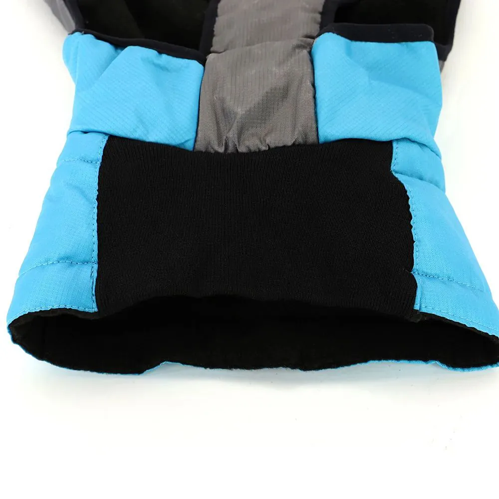 <p style="font-weight: 400;">Offrez à votre toutou à la fois un confort ultime et une isolation optimale avec ce manteau imperméable chien ! </p> <p style="font-weight: 400;"><span style="font-weight: 400;">Que ce soit pour une escapade sous la pluie, une promenade sous la neige ou simplement un voyage avec vous en hiver, votre chien sera au centre d’attention, attirant beaucoup d’amour de la part des autres ! </span> [cg_accordion title="Matériau"] Polyester + Flanelle [/cg_accordion] [cg_accordion title="Avantage"]</p> <ul style="font-weight: 400;"> <li>Il s’agit d’un manteau imperméable pour chien polyvalent pour les balades sous la pluie, les escapades enneigées ou simplement les sorties hivernales </li> <li>Polyester avec couche intérieur en flanelle assure une sensation moelleuse, un confort ultime et une isolation optimale </li> <li>Design coupe-vent avec bande réfléchissante garantit une praticité et une protection, même dans l’obscurité </li> <li>Col haut élastique assure une double isolation </li> <li>Doté d’une partie réservée pour attacher une laisse et d’une fixation avec boucle clic-clac pour un maintien sécurisé et une mise facile [/cg_accordion] [custom_combined_shortcode title=" Guide de tailles" id="35412"] [cg_accordion title="Livraison"] La livraison s’effectuera dans un délai de 7 à 28 jours ouvrables dès la validation de votre commande. <span lang="FR"> </span>[/cg_accordion][cg_accordion title="Retour"] Si, pour quelque raison que ce soit, vous n'êtes pas pleinement satisfait, une demande de retour serait possible dans les 14 jours suivant la réception.[/cg_accordion]</li> </ul>