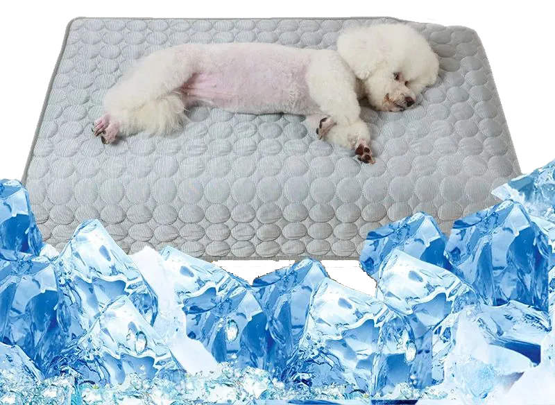 <p style="font-weight: 400;">Le tapis rafraîchissant chien est un must-have pour le bien-être canin par temps chaud.</p> <p style="font-weight: 400;"><span style="font-weight: 400;">C’est aussi une marque de responsabilité pour tout propriétaire soigneux. Notre tapis, combinant une surface en satin avec un rembourrage en coton absorbant et une base en maille respirant, contribue à un système de thermorégulation naturelle. Que ce soit pour le poser directement sur le sol ou pour le mettre sur les canapés ou meubles, il transforme les siestes de votre compagnon en moments paisibles et réfrigérants avec une protection supplémentaire.</span> [cg_accordion title="Matériau"] Soie + Coton + Nylon [/cg_accordion] [cg_accordion title="Avantage"]</p> <ul style="font-weight: 400;"> <li>Ce tapis rafraîchissant pour chien est conçu pour une polyvalence optimale, des siestes réparatrices aux nuits paisibles, en passant par des moments de détente quotidienne. </li> <li>L’alliance unique d’une façade en soie thermosensible et d’un rembourrage en coton absorbant offre un effet de fraîcheur immédiat et durable, sans électricité ni gels chimiques. </li> <li>Disponible en 6 tailles, il s’adapte parfaitement à toutes les races et peut accueillir plusieurs chiens si vous choisissez le grand.</li> <li>L’usage universel permet de le poser partout : sol, canapé, panier, ou de l’emporter en voiture.</li> <li>L’entretien est tellement simple avec un lavage en machine à 30°C. [/cg_accordion] [custom_combined_shortcode title=" Guide de tailles" id="31594"] [cg_accordion title="Livraison"] La livraison s’effectuera dans un délai de 7 à 28 jours ouvrables dès la validation de votre commande. <span lang="FR"> </span>[/cg_accordion][cg_accordion title="Retour"] Si, pour quelque raison que ce soit, vous n'êtes pas pleinement satisfait, une demande de retour serait possible dans les 14 jours suivant la réception.[/cg_accordion]</li> </ul>