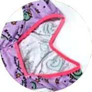 <p class="whitespace-normal break-words">Ce body pour chien après stérilisation aux manches longues offre une protection complète à votre <strong>animal de compagnie</strong> tout en lui procurant un confort optimal !</p> <p class="whitespace-normal break-words">Que ce soit après la douche, pour un rétablissement post-opératoire ou simplement comme pyjama pour une nuit paisible, ce <strong>body de protection</strong> permet de <strong>faire ses besoins</strong> en toute sécurité tout en maintenant la zone sensible à l'abri des léchages et des irritations.</p> <p style="font-weight: 400;">[cg_accordion title="Matériau"] Coton Pur [/cg_accordion] [cg_accordion title="Avantage"]</p> <ul style="font-weight: 400;"> <li>Ce body pour chien à manches longues assure une protection complète aux jambes et ventre</li> <li>Anti-léchage après une opération ou une stérilisation</li> <li>Polyvalent pour les occasions quotidiennes (prévient la perte poils/sert de pyjama confortable ou de protection après le bain)</li> <li>Coton assure un confort optimal, une élasticité ultime et une respirabilité idéale [/cg_accordion] [custom_combined_shortcode title=" Guide de tailles" id="35175"] [cg_accordion title="Livraison"] La livraison s’effectuera dans un délai de 7 à 28 jours ouvrables dès la validation de votre commande. <span lang="FR"> </span>[/cg_accordion][cg_accordion title="Retour"] Si, pour quelque raison que ce soit, vous n'êtes pas pleinement satisfait, une demande de retour serait possible dans les 14 jours suivant la réception.[/cg_accordion]</li> </ul>