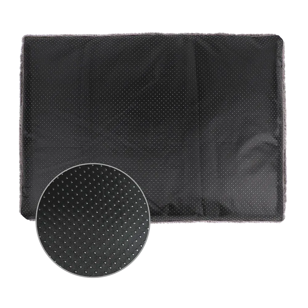 <p style="font-weight: 400;">Ce coussin à chat est un sanctuaire personnalisé pour votre miaou ! </p> <p style="font-weight: 400;"><span style="font-weight: 400;">Son enveloppe en velours et son rembourrage en coton PP épousent parfaitement sa morphologie pour des siestes profondes. La touche sur mesure avec nom bordé en fait un territoire affectif unique. Sa housse déhoussable permet un entretien simplisme. </span> [cg_accordion title="Matériau"] Peluche + Coton PP [/cg_accordion] [cg_accordion title="Avantage"]</p> <ul style="font-weight: 400;"> <li>Ce coussin pour chat accompagne chaque instant de vie féline : siestes réparatrices, observations attentives et détente profonde. </li> <li>Son duo gagnant, surface velours douce et noyau en coton PP, épouse les formes et soulage les muscles. </li> <li>Le nom bordé de votre miaou en fait son territoire signature, unique entre vous. </li> <li>Quatre tailles s’adaptent à toutes les races, du Sphynx délicat au Norvégien imposant. </li> <li>La housse, facile à retirer, permet un nettoyage rapide et hygiénique. </li> <li>La base antidérapant assure une stabilité totale, même lors des jeux les plus folles. [/cg_accordion] [custom_combined_shortcode title=" Guide de tailles" id="31332"] [cg_accordion title="Livraison"] Veuillez noter qu’il s’agit d’une commande sur mesure. La livraison s’effectuera dans un délai de 7 à 28 jours ouvrables dès sa validation. <span lang="FR"> </span>[/cg_accordion][cg_accordion title="Retour"] Le coussin personnalisé chat n’est pas couvert par notre politique de retour et de remboursement. [/cg_accordion]</li> </ul>