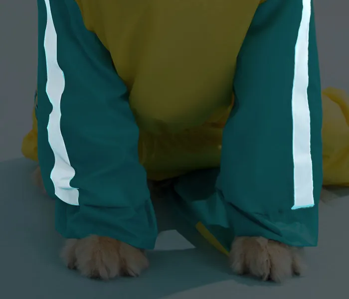 <p style="font-weight: 400;">Cet imperméable grand chien, vous permet de donner à votre canin une protection globale contre les intempéries ! </p> <p style="font-weight: 400;"><span style="font-weight: 400;"> Que ce soit pour les balades sous la pluie, une virée au marché par temps venteux ou lors des randonnées, votre chien sera soigneusement protégé de l’humidité et du sable mouillé, tout en empêchant de ramener de la boue et de la saleté à la maison ! </span> [cg_accordion title="Matériau"] Polyester + Tissu Maillé [/cg_accordion] [cg_accordion title="Avantage"]</p> <ul style="font-weight: 400;"> <li>Cet imperméable pour chien crée un look mignon à votre canin, attirant donc plein d’affection et d’attention de tous </li> <li>Polyvalent pour les promenades sous la pluie et les sorties dans intempéries </li> <li>Body avec capuche, manches longues et enveloppe amovible de queue crée une protection optimale contre l’humidité et la saleté </li> <li>Design coupe-vent avec bande réfléchissante garantit une praticité et une sécurité, même dans l’obscurité </li> <li>Doté d’une partie réservée pour attacher une laisse </li> <li>Boutons pressions permettent une mise facile [/cg_accordion] [custom_combined_shortcode title=" Guide de tailles" id="37611"] [cg_accordion title="Livraison"] La livraison s’effectuera dans un délai de 7 à 28 jours ouvrables dès la validation de votre commande. <span lang="FR"> </span>[/cg_accordion][cg_accordion title="Retour"] Si, pour quelque raison que ce soit, vous n'êtes pas pleinement satisfait, une demande de retour serait possible dans les 14 jours suivant la réception.[/cg_accordion]</li> </ul>