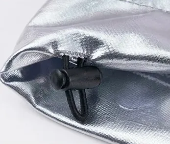 <p style="font-weight: 400;">Cet imperméable chien, vous permet d’offrir à votre canin une allure stylée et un confort ultime contre les intempéries ! </p> <p style="font-weight: 400;"><span style="font-weight: 400;"> Que ce soit pour les aventures en plein air, les escapades sous la pluie, une virée au marché par temps venteux ou simplement pour les séances photo à partager sur les réseaux sociaux, votre chien sera protégé de l’humidité et du sable mouillé, tout en attirant plein d’amour des autres grâce à son look cool ! </span> [cg_accordion title="Matériau"] Polyester élastique [/cg_accordion] [cg_accordion title="Avantage"]</p> <ul style="font-weight: 400;"> <li>Ce manteau imperméable chien crée un look à la fois cool et stylé à votre canin en attirant donc plein d’affection et d’attention de tous </li> <li>Polyvalent pour les promenades sous la pluie, les sorties dans intempéries et les séances photo </li> <li>Body élastique avec col haut, manches longues et boucle réglable au niveau de la poitrine assure un ajustement parfait pour bien envelopper son corps </li> <li>Polyester doux assure une respirabilité confortable </li> <li>Fermeture à glissière permet une mise facile [/cg_accordion] [custom_combined_shortcode title=" Guide de tailles" id="37647"] [cg_accordion title="Livraison"] La livraison s’effectuera dans un délai de 7 à 28 jours ouvrables dès la validation de votre commande. <span lang="FR"> </span>[/cg_accordion][cg_accordion title="Retour"] Si, pour quelque raison que ce soit, vous n'êtes pas pleinement satisfait, une demande de retour serait possible dans les 14 jours suivant la réception.[/cg_accordion]</li> </ul>
