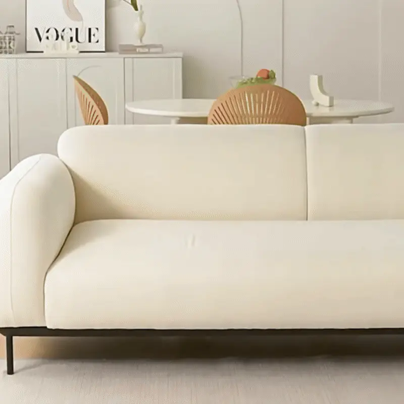 <p style="font-weight: 400;">Cette housse canapé extensible transforme votre coin cosy en un cocon stylé à partager en toute sérénité avec vos compagnons à poils. Ses différentes dimensions disponibles assurent une protection adaptée à toutes les configurations : fauteuil, canapé droit, canapé d’angle ou même un ensemble avec pouf. Son tissu doux en polaire épaisse, tricotée façon vague, offre un joli relief et une agréable sensation au toucher, tout en laissant respirer les assises.</p> <p style="font-weight: 400;"><span style="font-weight: 400;">C’est aussi une protection canapé chat et chat ultra extensible qui n’a pas peur d’être tirée, tout en résistant aux griffes et aux mouvements énergiques de vos compagnons. Une fois bien être placé, elle garde une belle tenue du dossier aux accoudoirs, apportant une déco élégante et pratique. </span></p> <p style="font-weight: 400;">Avantage:</p> <ul style="font-weight: 400;"> <li style="list-style-type: none;"> <ul style="font-weight: 400;"> <li>Cette housse de canapé extensible, avec plusieurs couleurs au choix, donne un coup d’élégance à votre salon sans efforts particuliers.</li> <li>Ses nombreuses tailles disponibles offrent une grande possibilité d’adaptation à tous les types de canapés, que ce soit un petit pouf, un canapé simple jusqu’à 5 places, un modèle d’angle ou un ensemble modulable.</li> <li>Son textile en polaire épaisse, tricoté façon vague, crée un effet relief agréable tout en restant respirant et moelleux pour un confort ultime au quotidien.</li> <li>Sa haute extensibilité permet d’épouser les formes et recouvre avec précision tous les éléments : assise, dossier, accoudoirs et coins.</li> <li>Elle est parfaite pour les foyers avec animaux grâce à sa résistance aux griffures, aux sauts répétés et aux roulades imprévues, pour que votre canapé reste bien protégé malgré leurs jeux fantastiques.</li> <li>Sans substances nocives, elle assure une sécurité optimale, aussi bien pour les enfants que pour les chats et les chiens.</li> <li>Un simple passage en machine permet un entretien facile et rapide pour un usage propre et sain.</li> </ul> </li> </ul> <p>[cg_accordion title="Matériau"] Polaire [/cg_accordion] [custom_combined_shortcode title=" Guide de tailles" id="64230"] [cg_accordion title="Livraison"] La livraison s’effectuera dans un délai de 7 à 28 jours ouvrables dès la validation de votre commande. <span lang="FR"> </span>[/cg_accordion][cg_accordion title="Retour"] Si, pour quelque raison que ce soit, vous n'êtes pas pleinement satisfait, une demande de retour serait possible dans les 14 jours suivant la réception. [/cg_accordion]</p>