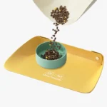 Tapis Gamelle Chat Imperméable avec Rebords - Jaune, Beige ou Bleu