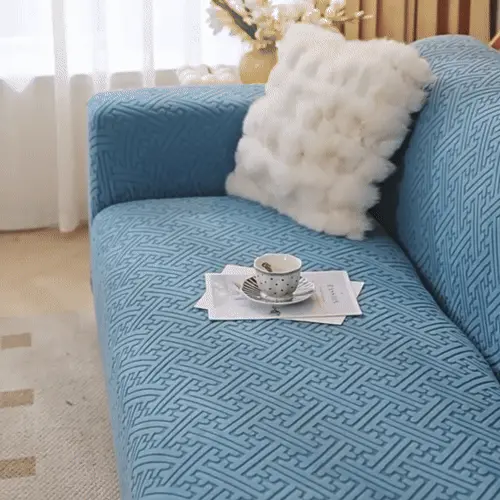 Tissu extensible, résistant aux griffures et aux taches.