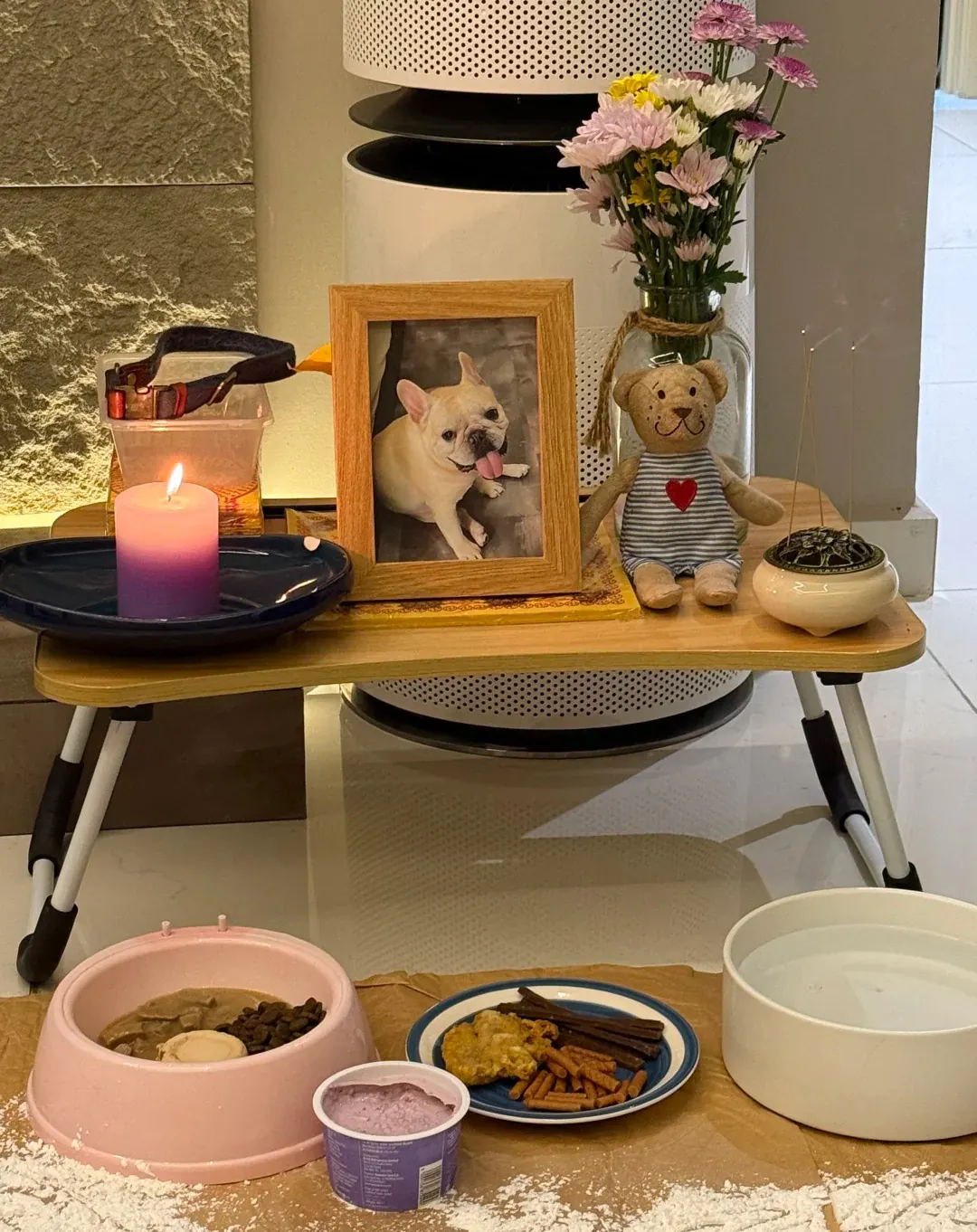 Comment faire le deuil de son chien : étapes et conseils pour traverser cette épreuve Laissez les enfants participer à la mise en place du mémorial pour le chien.