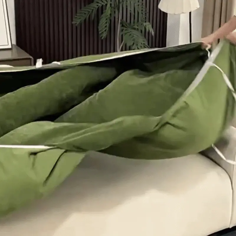 Housse de canapé anti-griffe pour animal domestique Matière élastique, installation facile, fixation par élastiques intégrés.