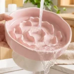 lavage-facile-gamelle-anti-glouton-ceramique Nettoyage et rinçage faciles à l'eau de la gamelle anti-glouton rose en céramique