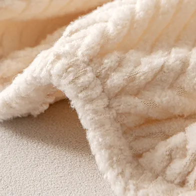 Velours jacquard aux motifs tissés en relief