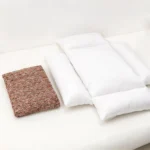 Housse en tweed et garnissages en ouate retirés du panier chien lavable